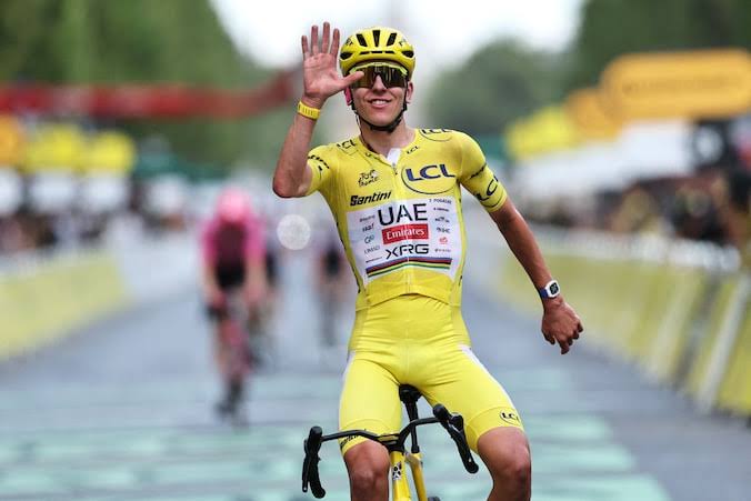 pogacar viert vijfde tour overwinning